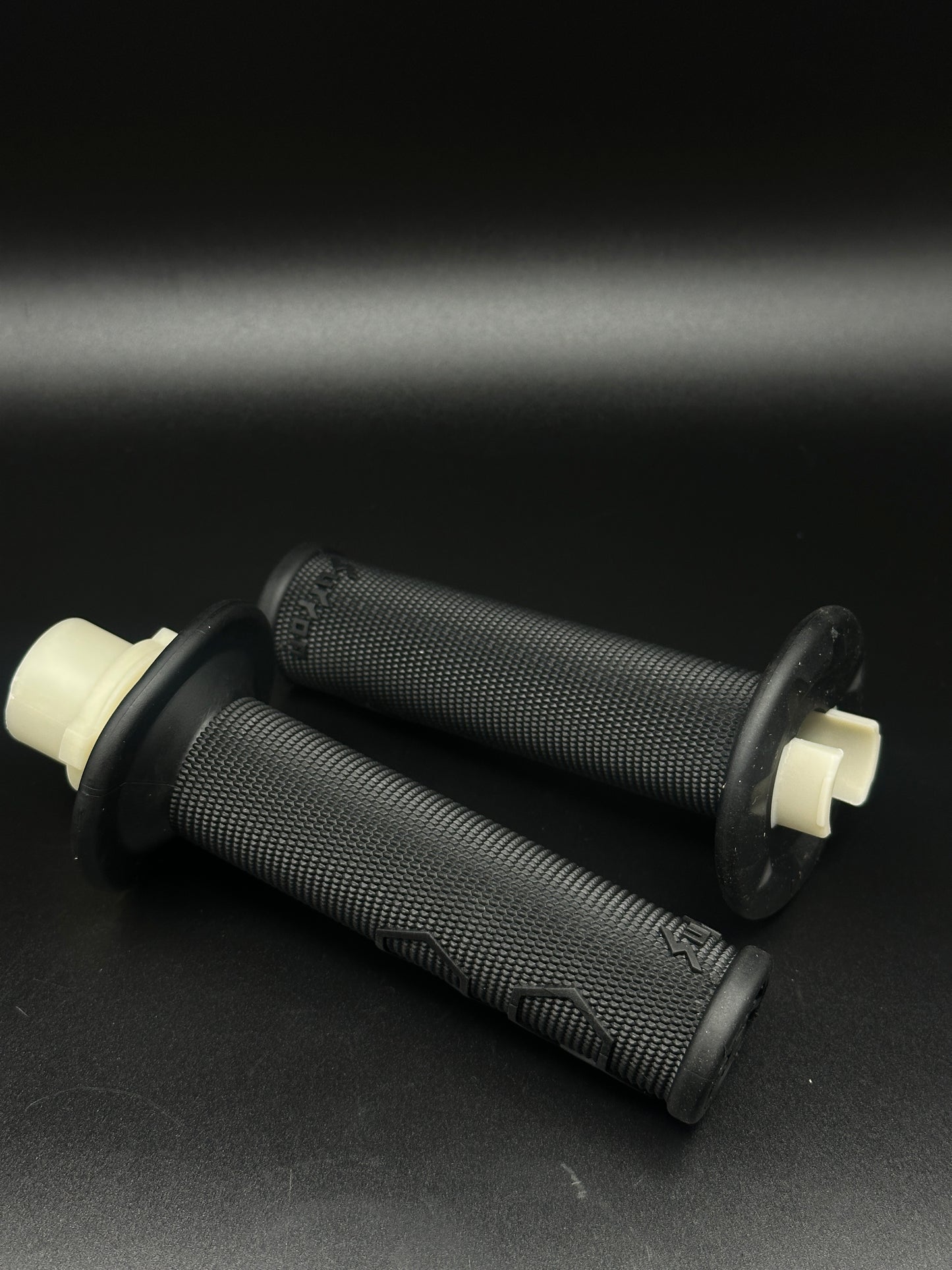 Surron Ultra Bee Grips & Throttle Tubes – Pair